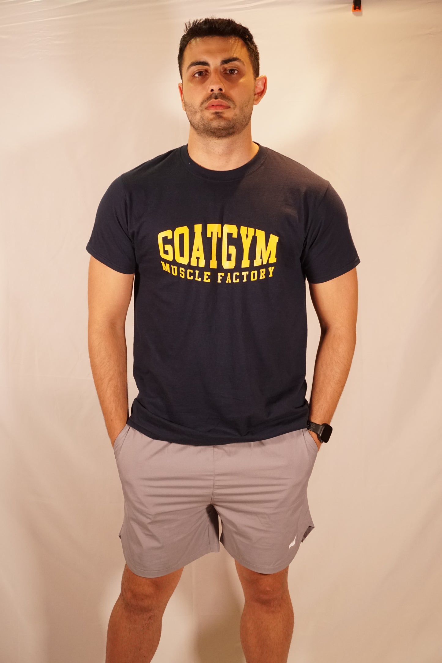 Pantalones grises deportivos