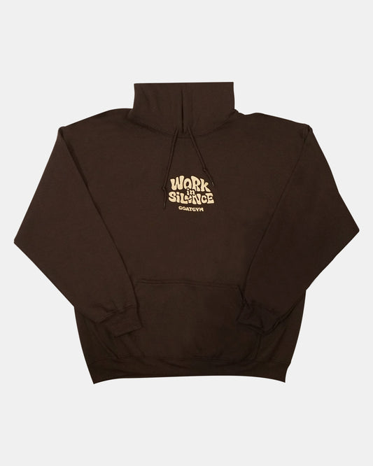 Sudadera marrón con diseño bordado de la colección Work in silence de GoatGym